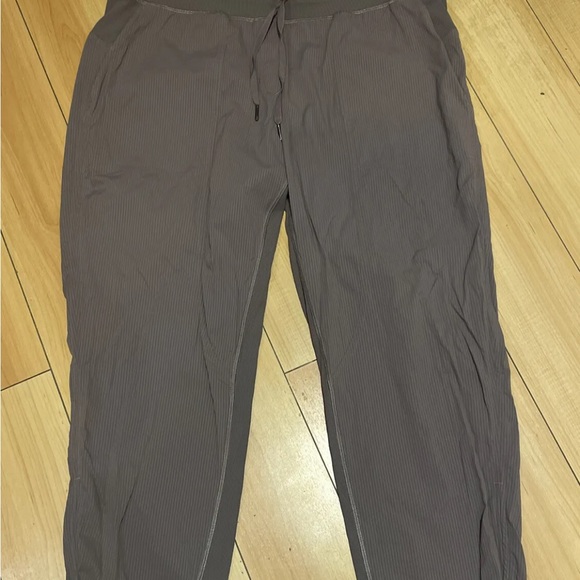 LULULEMON ATHLETICA Half Moon Dance STUDIO CROP PANTS Cinch *No Liner 12 XL - Picture 4 of 9